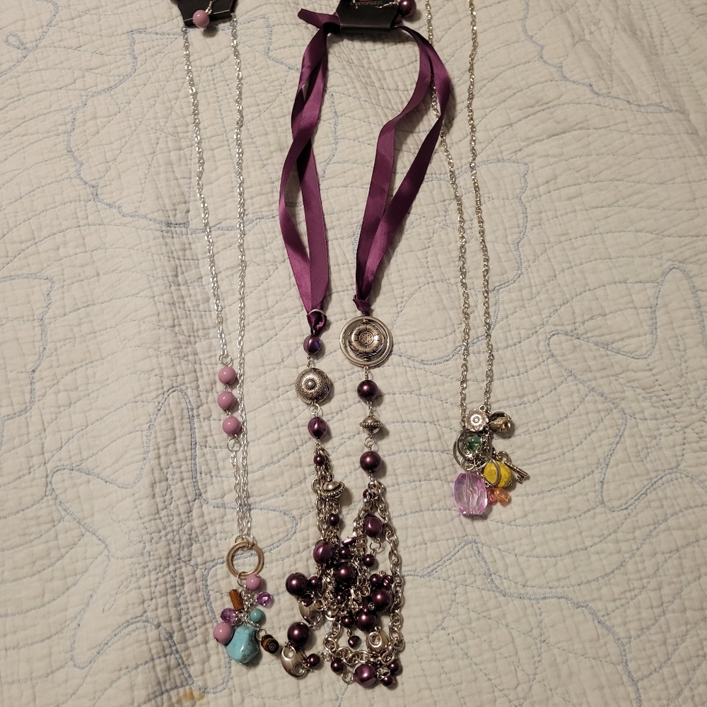 Set of 3 necklaces🔴🔴3/$15